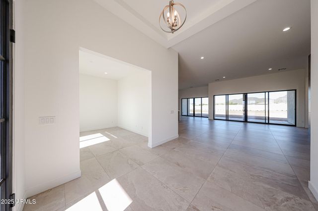 1904 E CREEK CANYON Road, Phoenix, AZ 85086