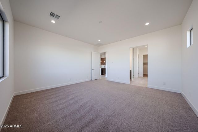 1904 E CREEK CANYON Road, Phoenix, AZ 85086