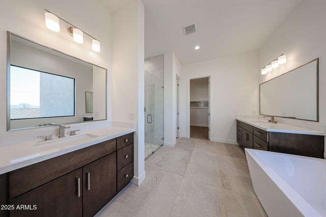 1904 E CREEK CANYON Road, Phoenix, AZ 85086