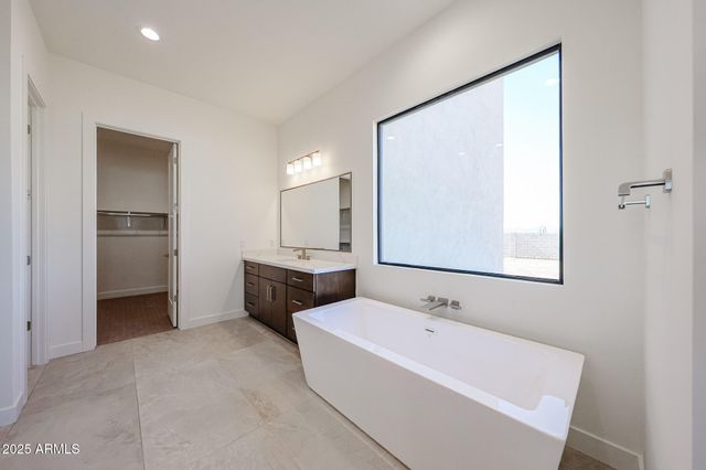 1904 E CREEK CANYON Road, Phoenix, AZ 85086