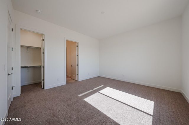 1904 E CREEK CANYON Road, Phoenix, AZ 85086