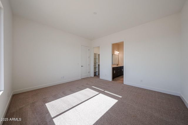 1904 E CREEK CANYON Road, Phoenix, AZ 85086