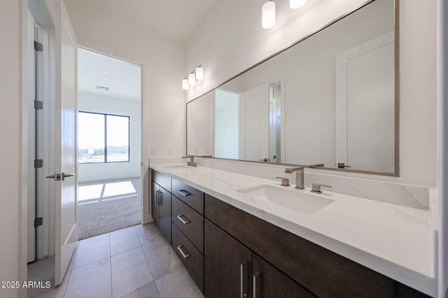 1904 E CREEK CANYON Road, Phoenix, AZ 85086