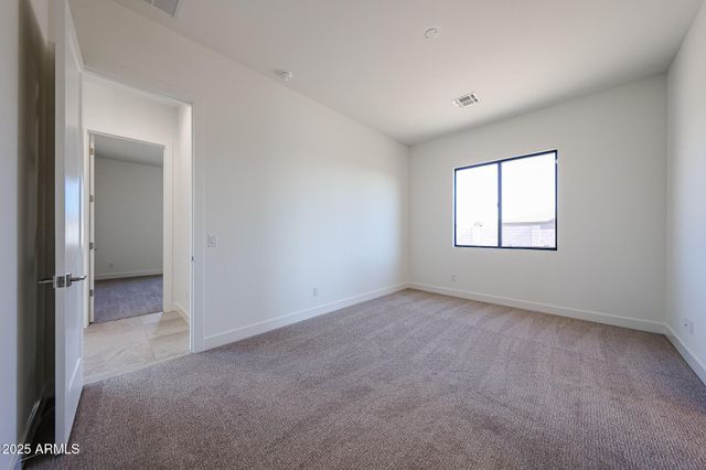 1904 E CREEK CANYON Road, Phoenix, AZ 85086