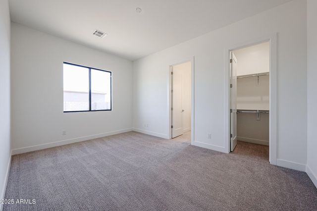 1904 E CREEK CANYON Road, Phoenix, AZ 85086