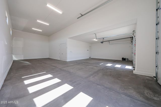 1904 E CREEK CANYON Road, Phoenix, AZ 85086