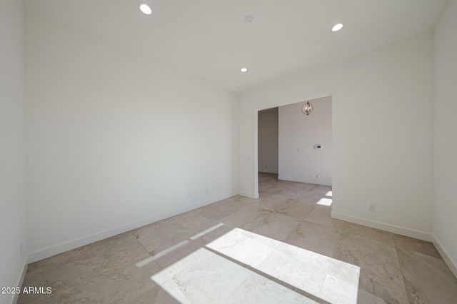 1904 E CREEK CANYON Road, Phoenix, AZ 85086