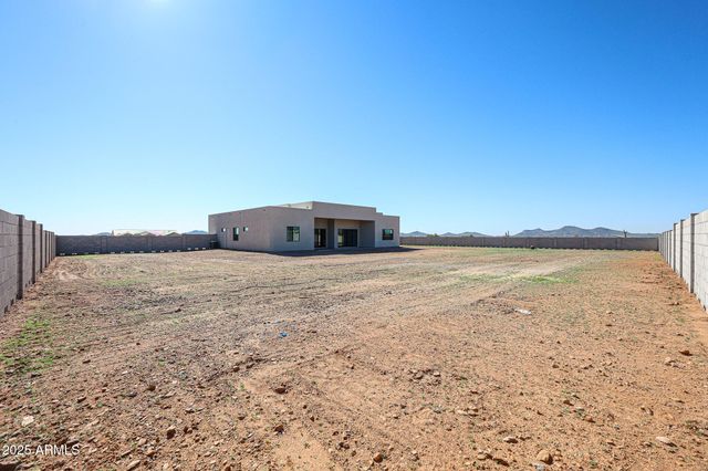 1904 E CREEK CANYON Road, Phoenix, AZ 85086