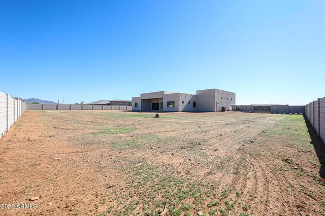 1904 E CREEK CANYON Road, Phoenix, AZ 85086