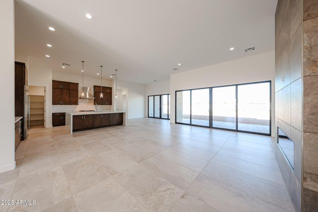 1904 E CREEK CANYON Road, Phoenix, AZ 85086