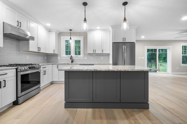 214 A Pembroke Street A, Pembroke, NH 03275