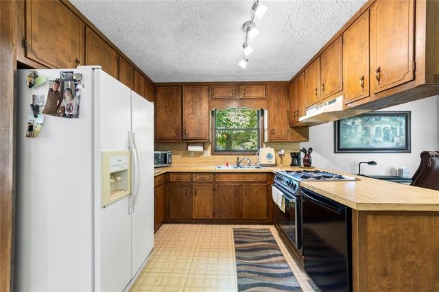 3460 Deerfield Lane NW, Kennesaw, GA 30144