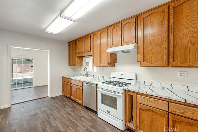822 W H Street, Ontario, CA 91762
