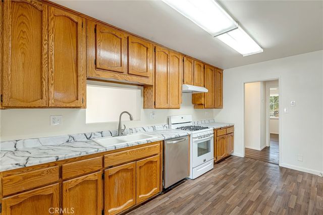 822 W H Street, Ontario, CA 91762