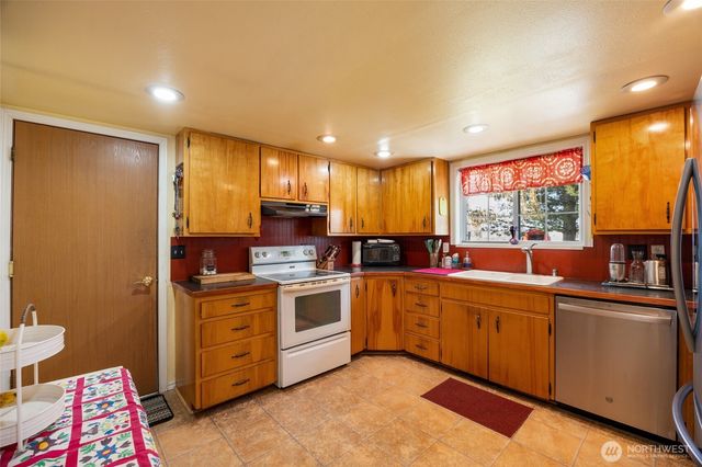 6919 D.5 Road NE, Moses Lake, WA 98837