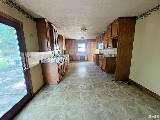 104 E Hancock Avenue, Mitchell, IN 47446