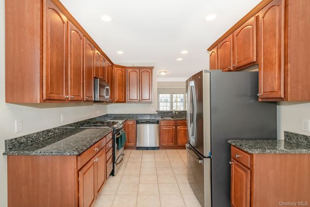 196 Somerset Drive, Massapequa, NY 11758