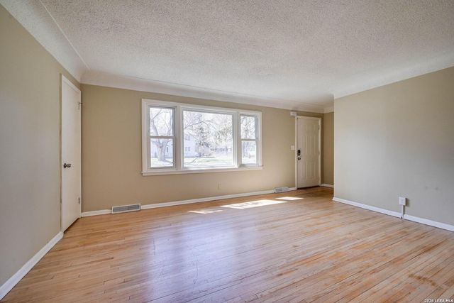 6403 Ridge Creek Dr, San Antonio, TX 78233