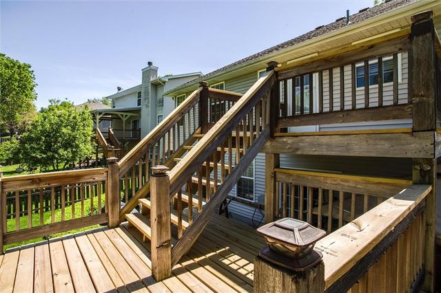 5005 NW Nantucket Drive, Blue Springs, MO 64015