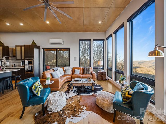 147 Bluff Creek Terrace, Candler, NC 28715