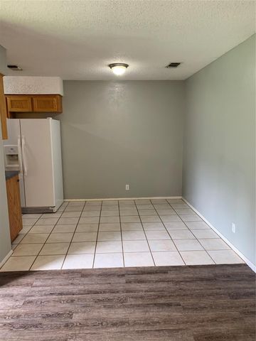 413-415 Live Oak ST A & B, Kyle, TX 78640