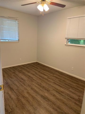 413-415 Live Oak ST A & B, Kyle, TX 78640