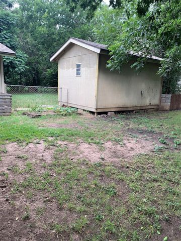 413-415 Live Oak ST A & B, Kyle, TX 78640