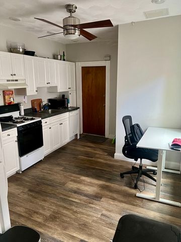 15 Jaques 1, Somerville, MA 02145