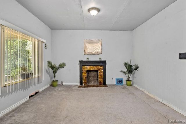 49 Richton Street, Highland Park, MI 48203