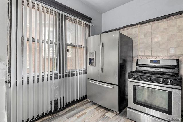 49 Richton Street, Highland Park, MI 48203