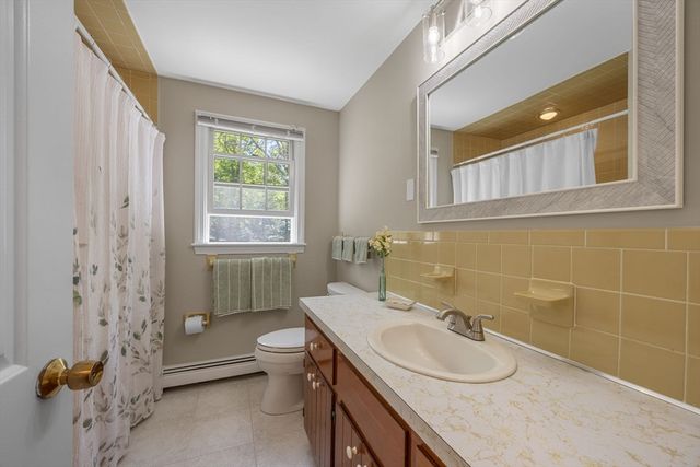 11 Little Marsh Ln, Harwich, MA 02645