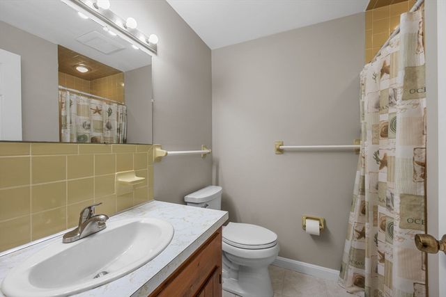 11 Little Marsh Ln, Harwich, MA 02645