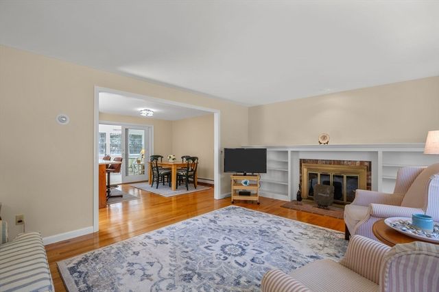 11 Little Marsh Ln, Harwich, MA 02645