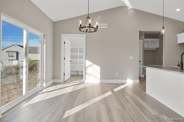 8504 Forest Glen Drive, Grand Blanc, MI 48439