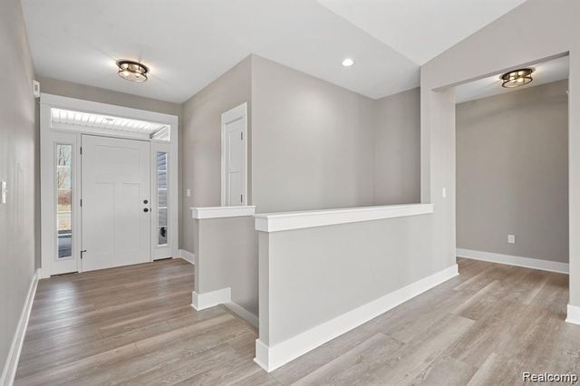 8504 Forest Glen Drive, Grand Blanc, MI 48439