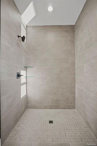 8504 Forest Glen Drive, Grand Blanc, MI 48439