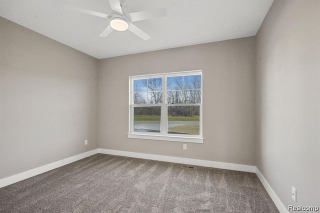 8504 Forest Glen Drive, Grand Blanc, MI 48439
