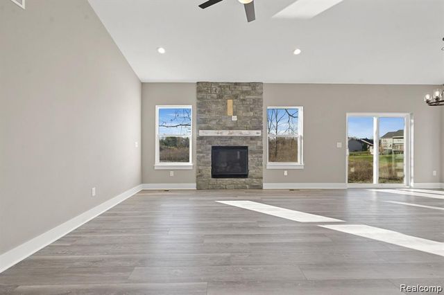8504 Forest Glen Drive, Grand Blanc, MI 48439