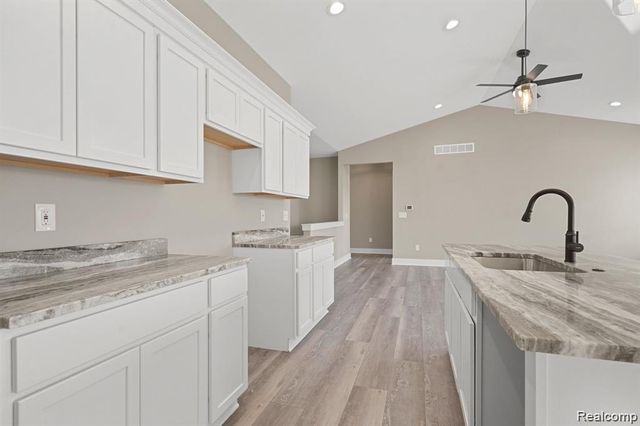 8504 Forest Glen Drive, Grand Blanc, MI 48439