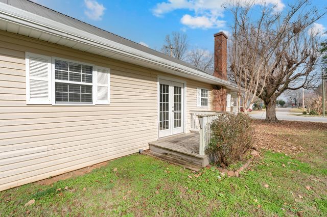 815 N High St, Winchester, TN 37398