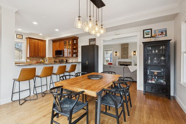 2434 Sherman Avenue, Evanston, IL 60201