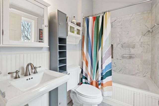 2434 Sherman Avenue, Evanston, IL 60201