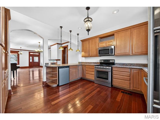 4257 Maryland Avenue, St Louis, MO 63108