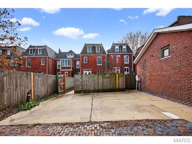 4257 Maryland Avenue, St Louis, MO 63108