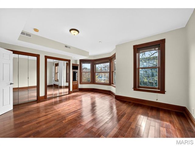 4257 Maryland Avenue, St Louis, MO 63108