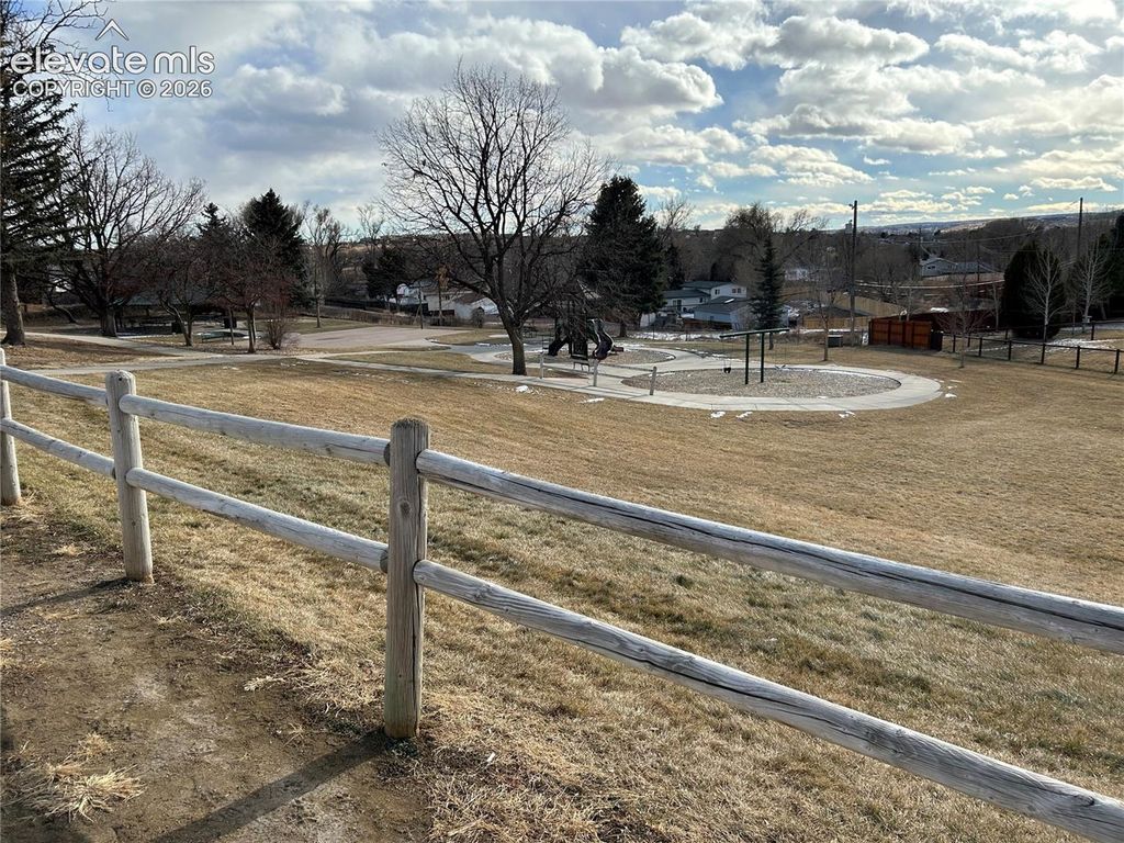 414 Sinton Avenue, Colorado Springs, CO 80906 — photo 3