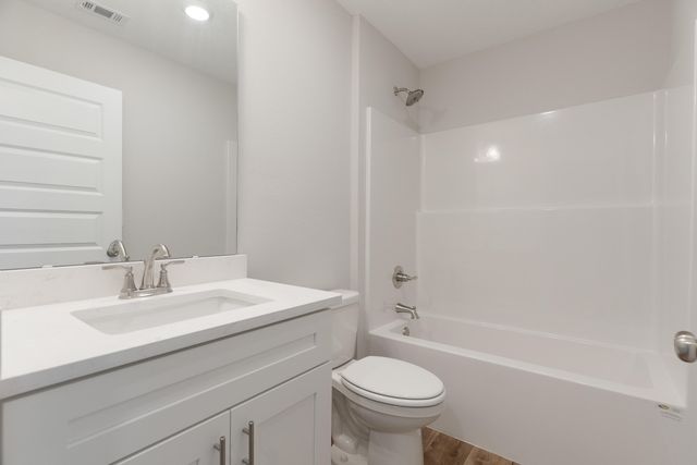 2833 Blackbird Court, Crestview, FL 32539