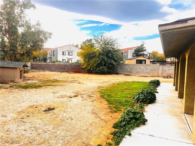 4906 Rancho Verde Court, North Las Vegas, NV 89031
