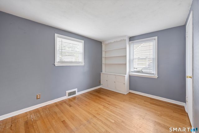 39 Whiteside Street, Newington, CT 06111