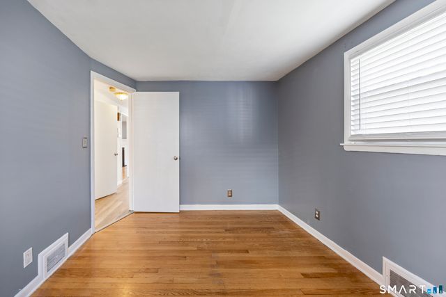 39 Whiteside Street, Newington, CT 06111